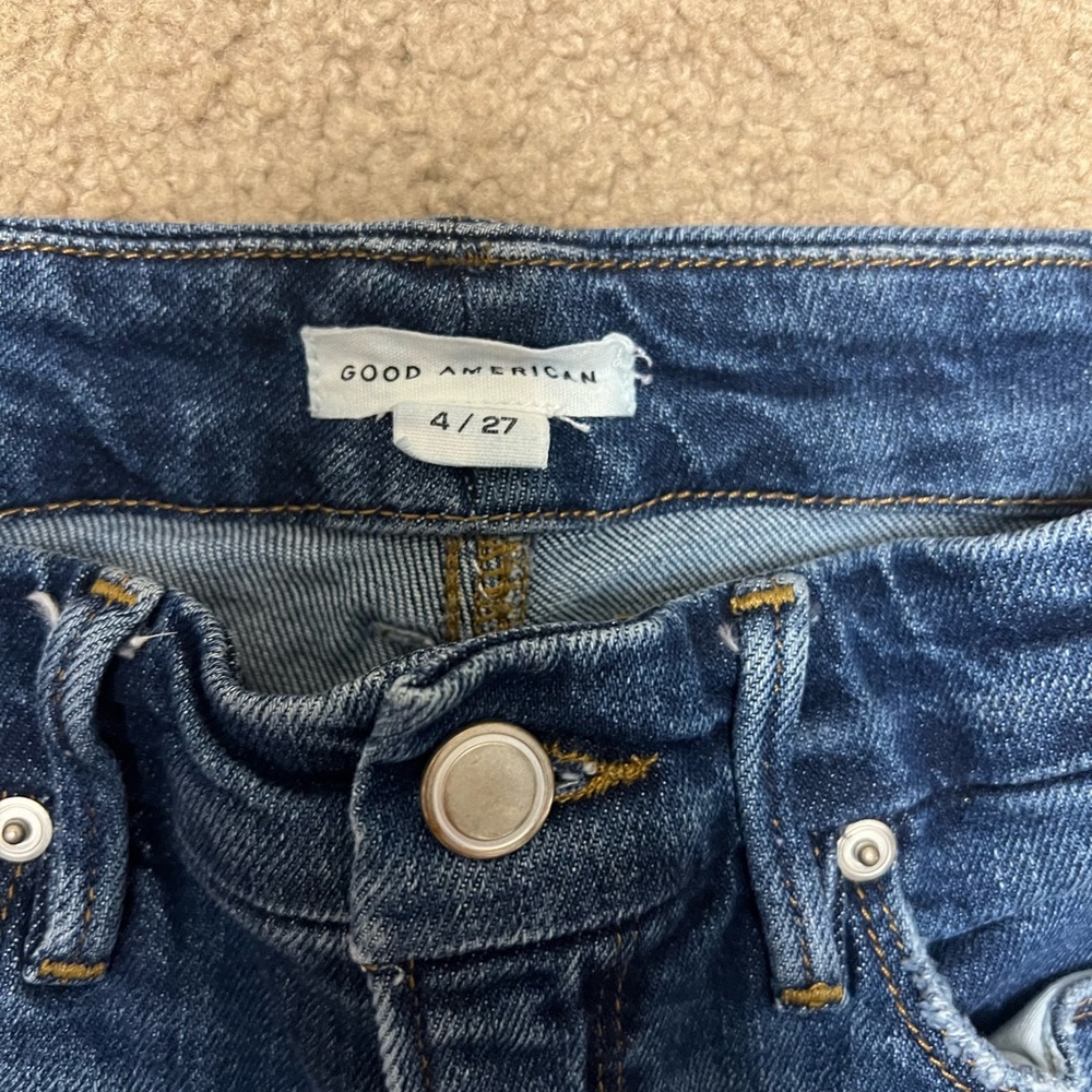Good American Cropped Bootcut Jeans - Picture 7 of 8